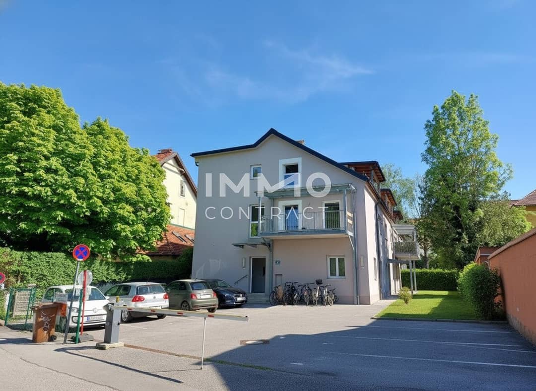 Garçonnière mit Terrasse und Parkplatz