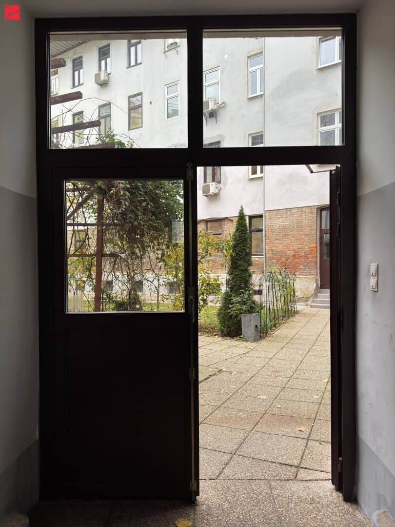 Creative Space with Potential in Lower Ground Floor