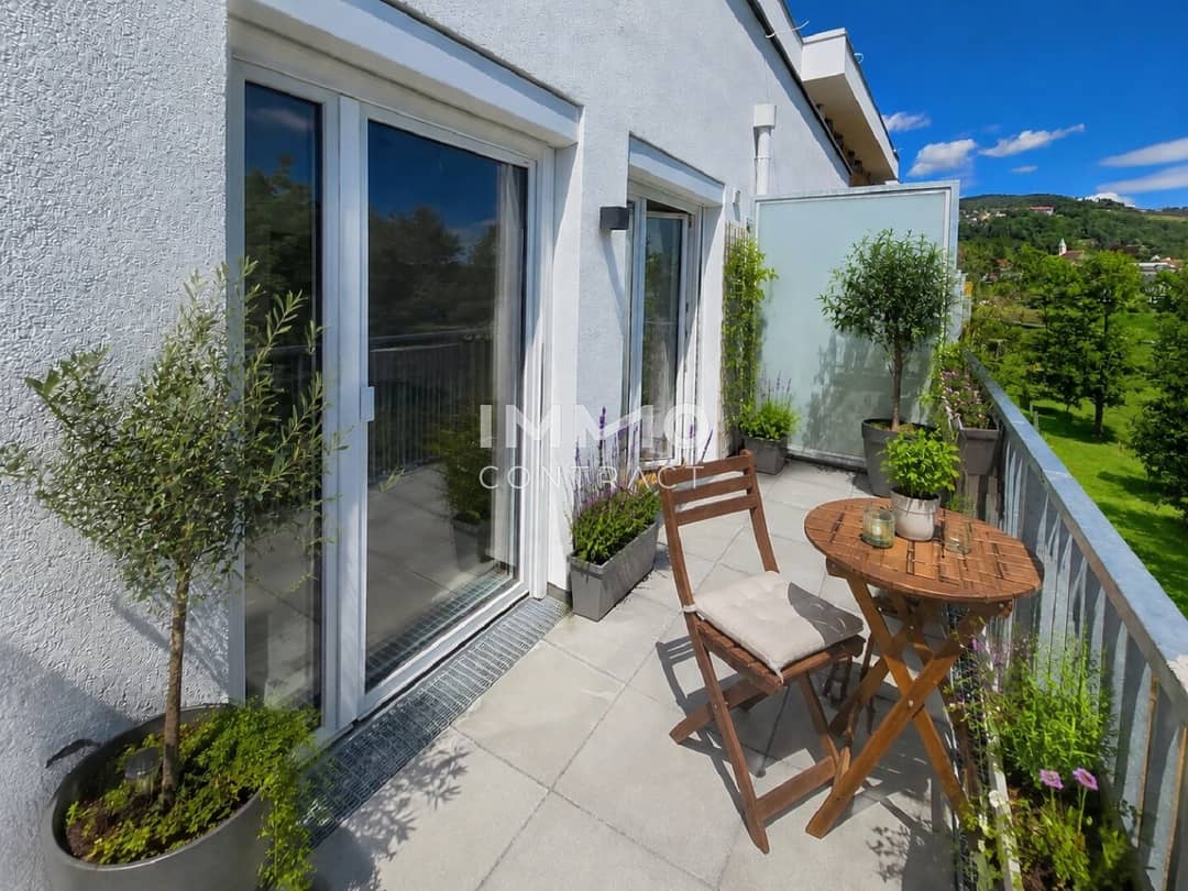 Newly built apartment with terrace and parking