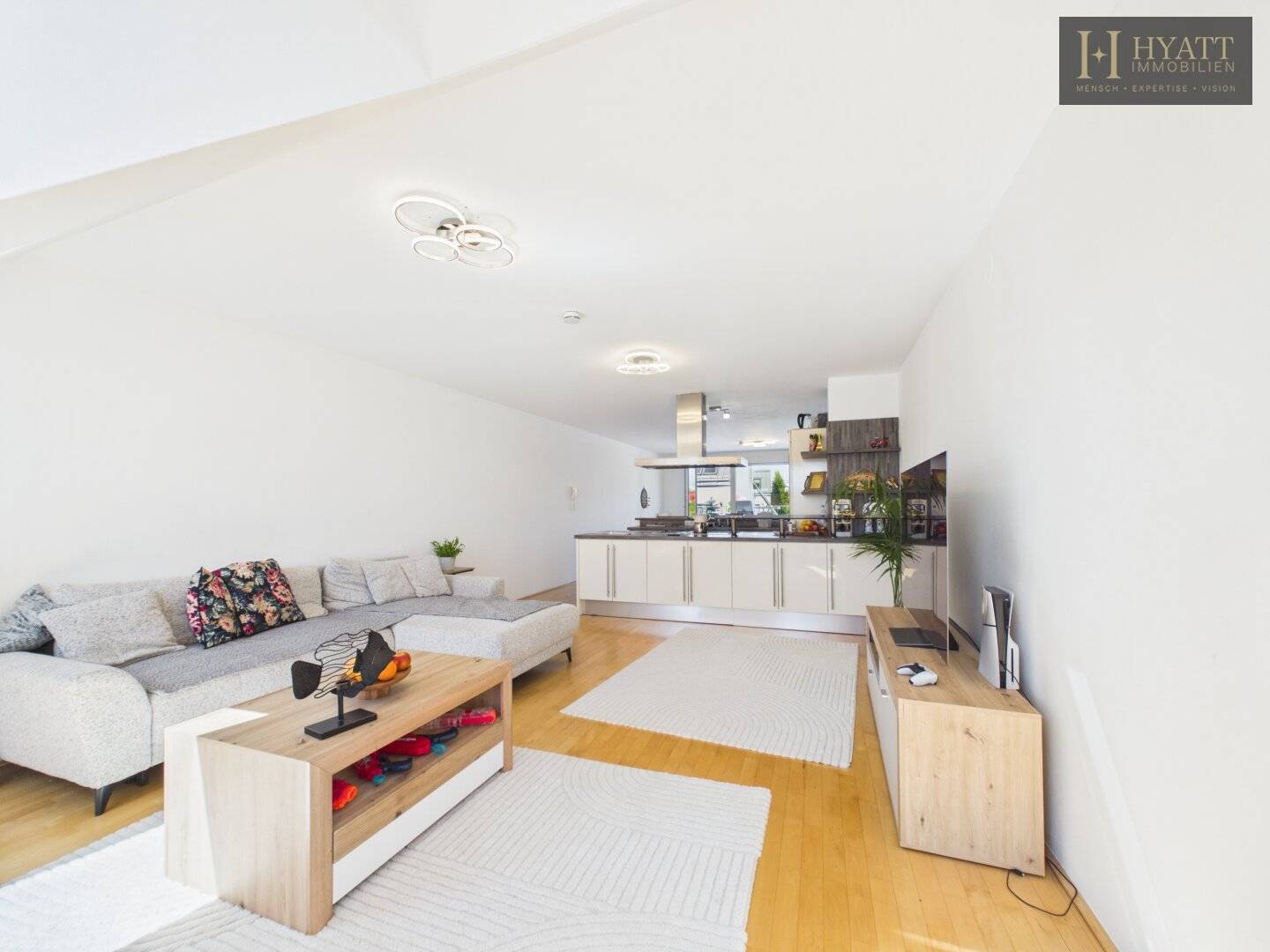 Wohnung with 42 m² outdoor spaces and garage included