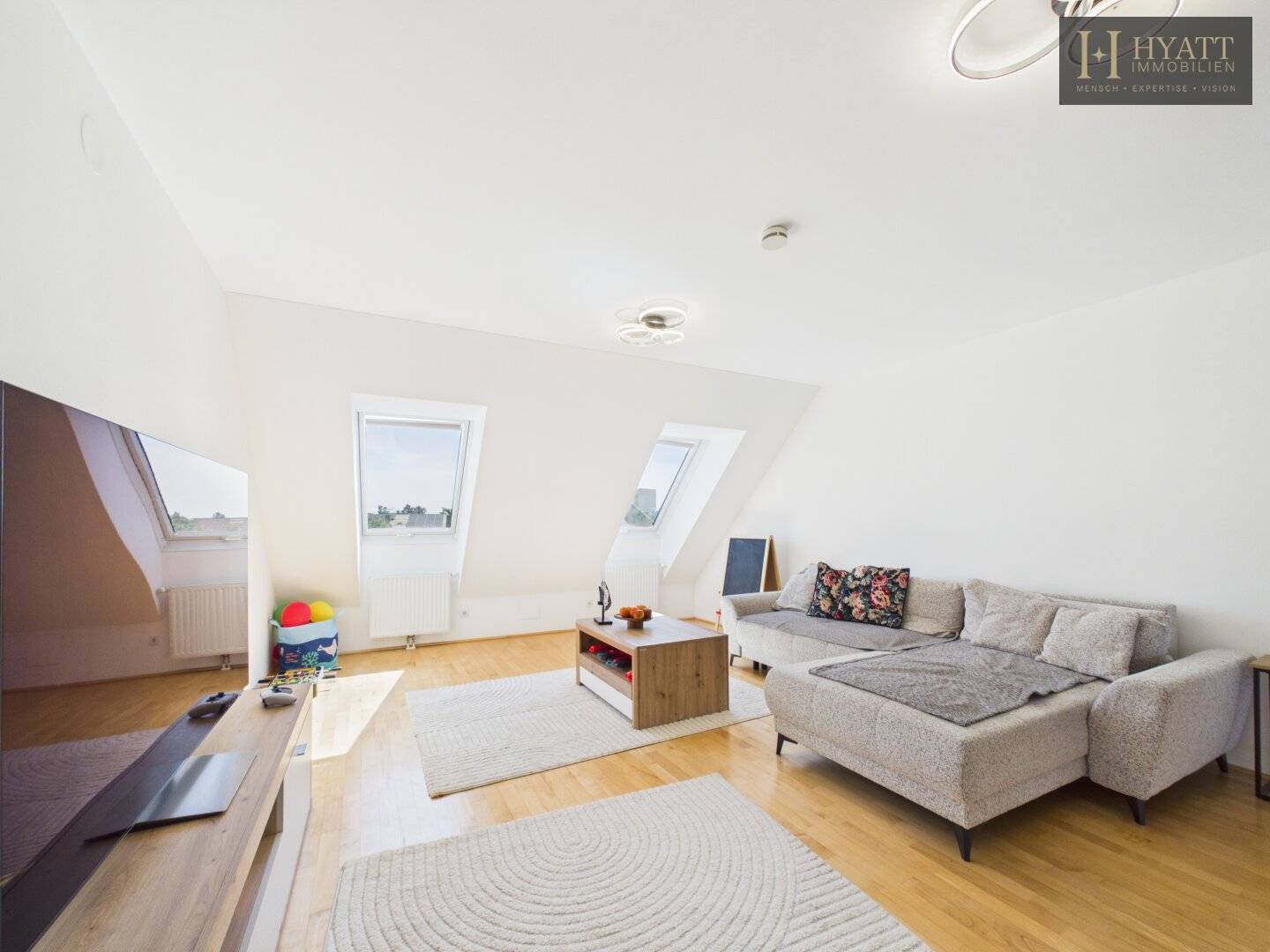 Wohnung with 42 m² outdoor spaces and garage included