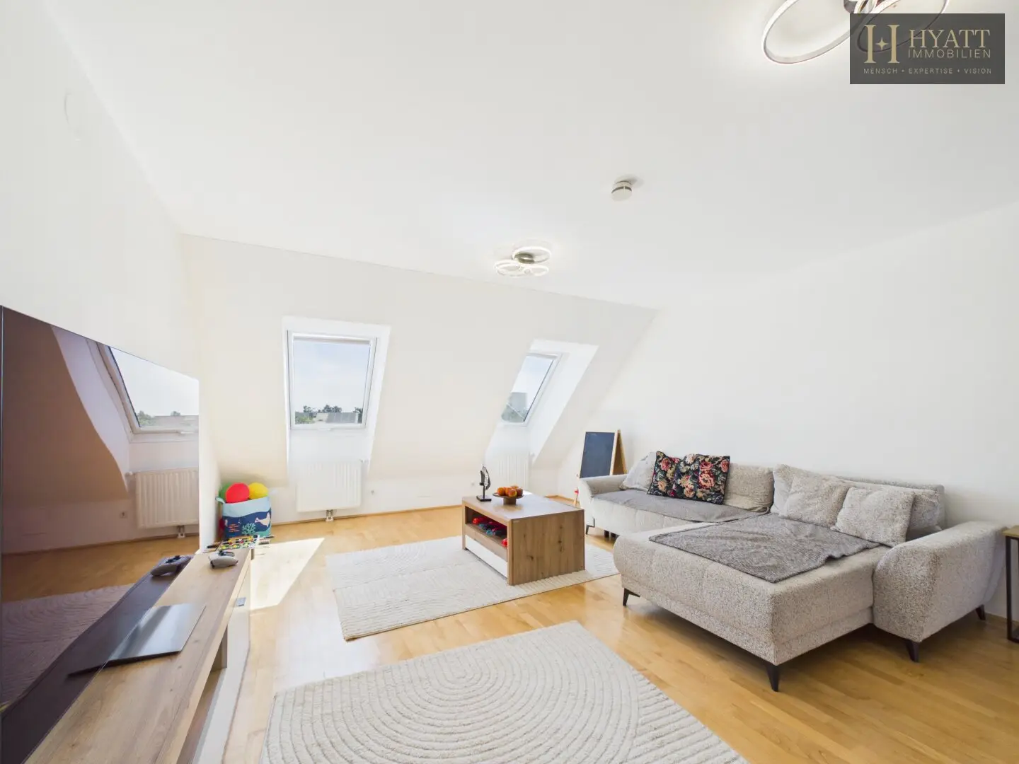 Wohnung mit 42 m² Freiflächen und Garage inklusive