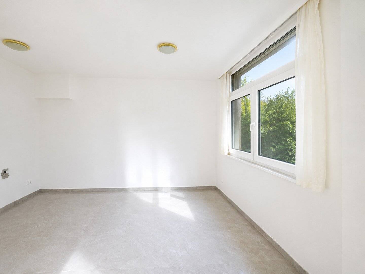 Compact Office Space in 17th District