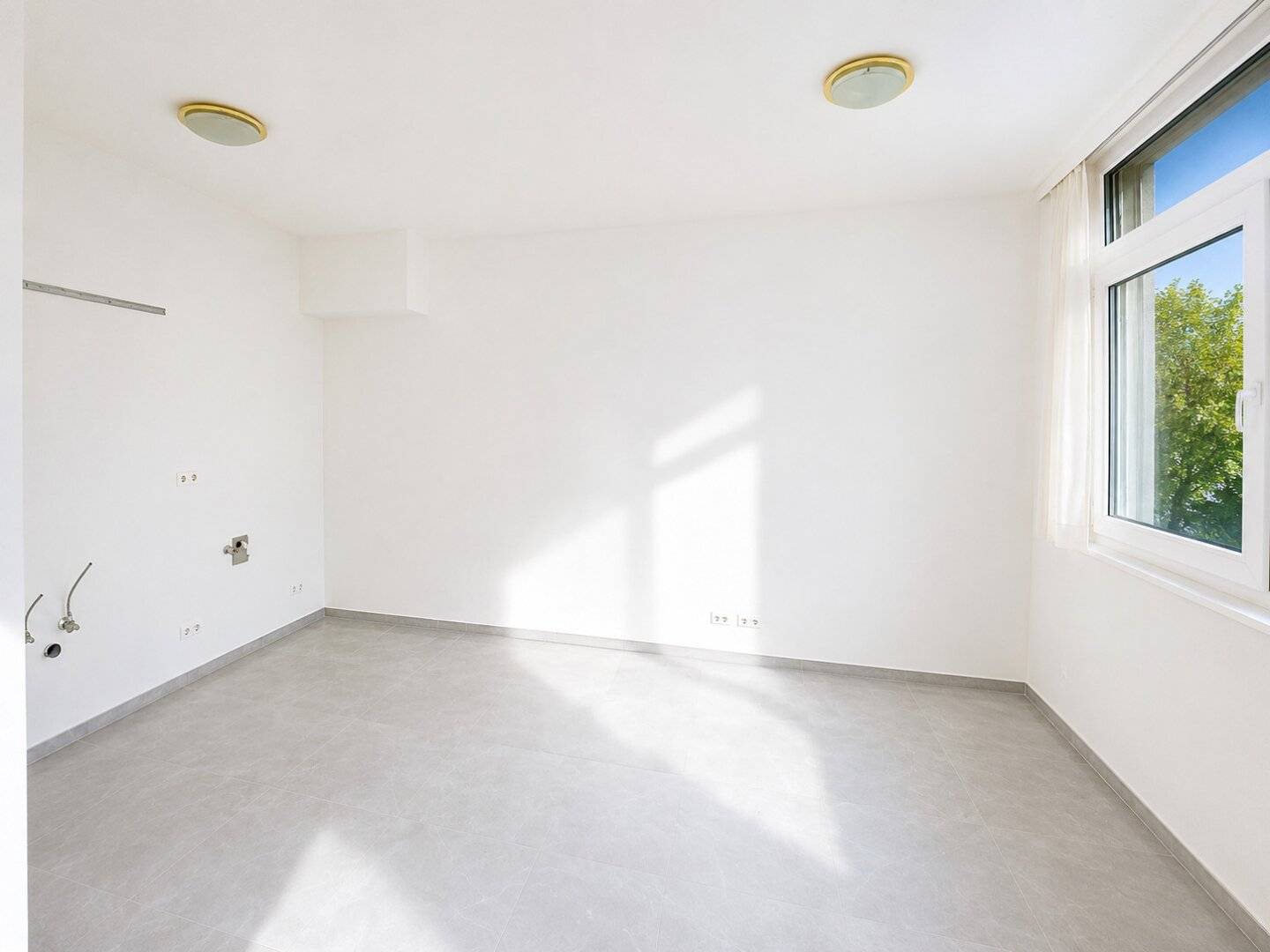 Compact Office Space in 17th District