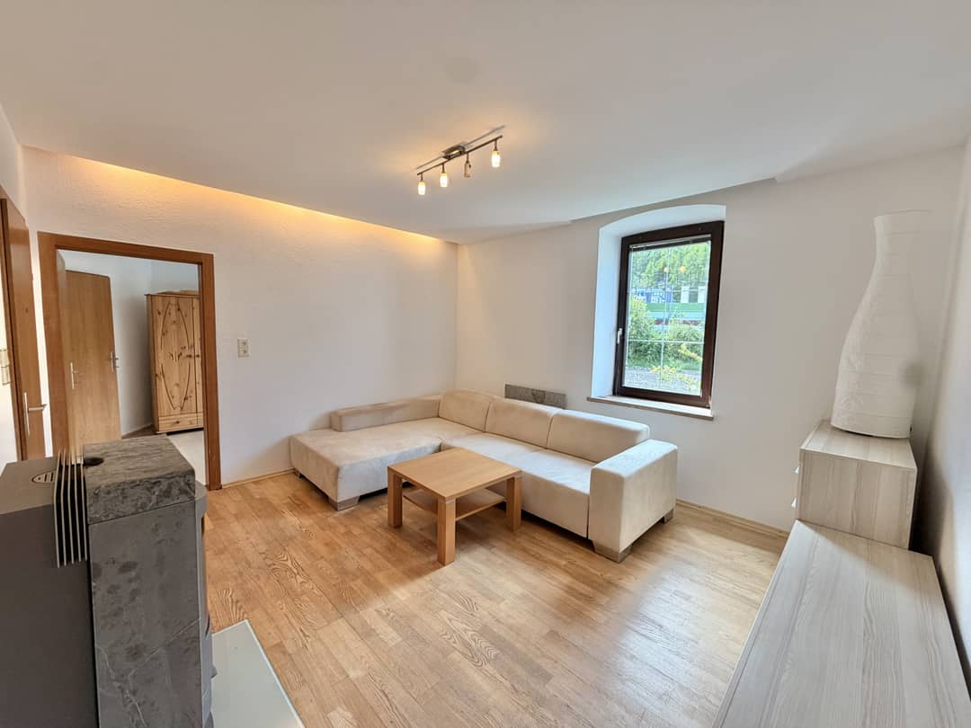 Wohnung mit verglaster Loggia und Garten ruhige Lage