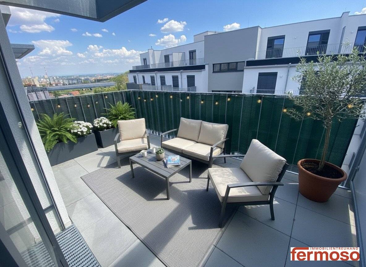 Moderne Wohnung mit großzügiger Wohnküche und Balkon