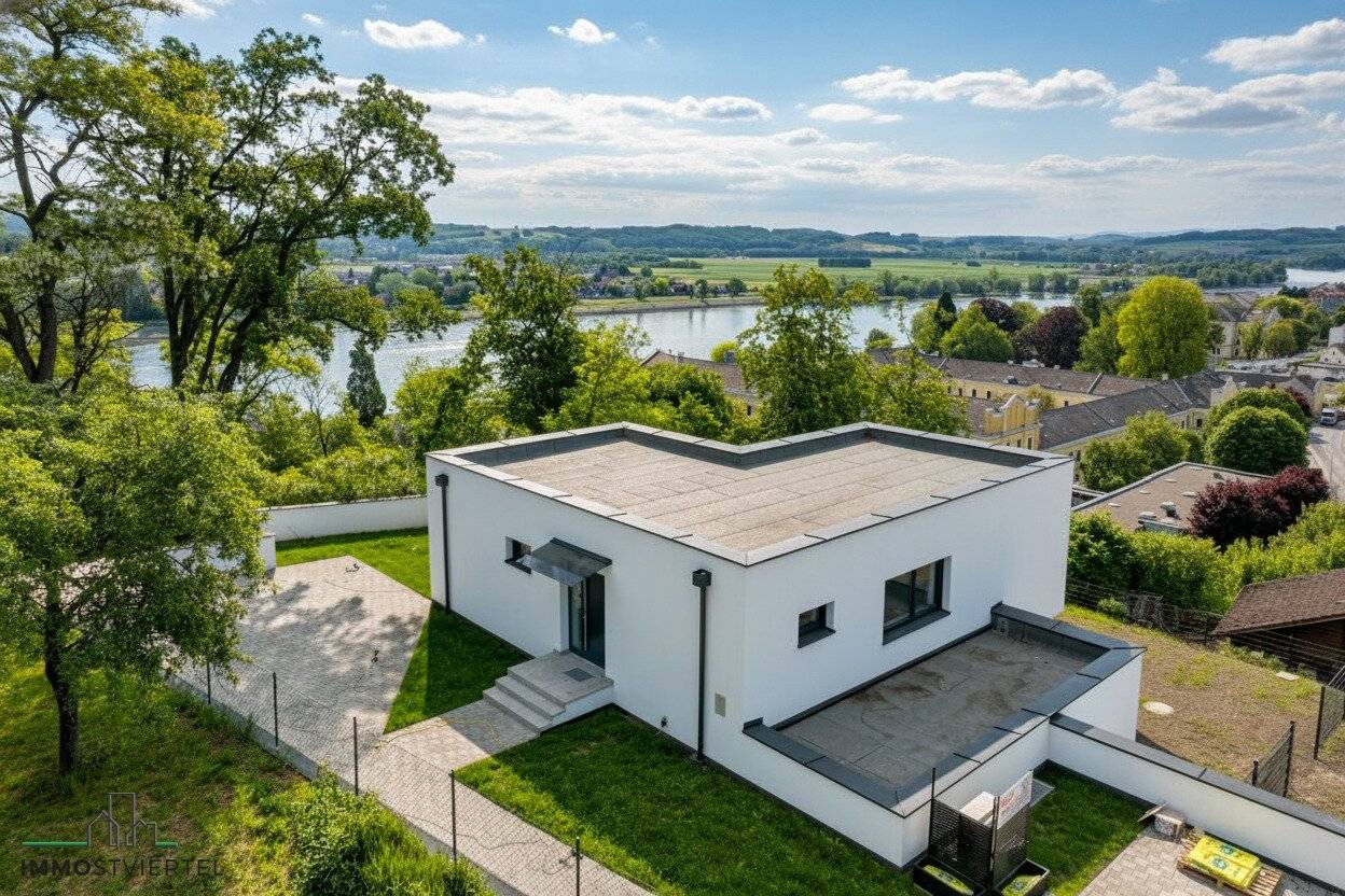 New Build Villa with Pool and Danube View