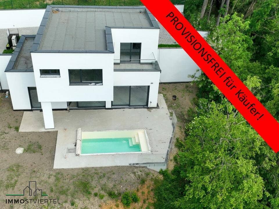 Neubauvilla mit Pool und Donaublick
