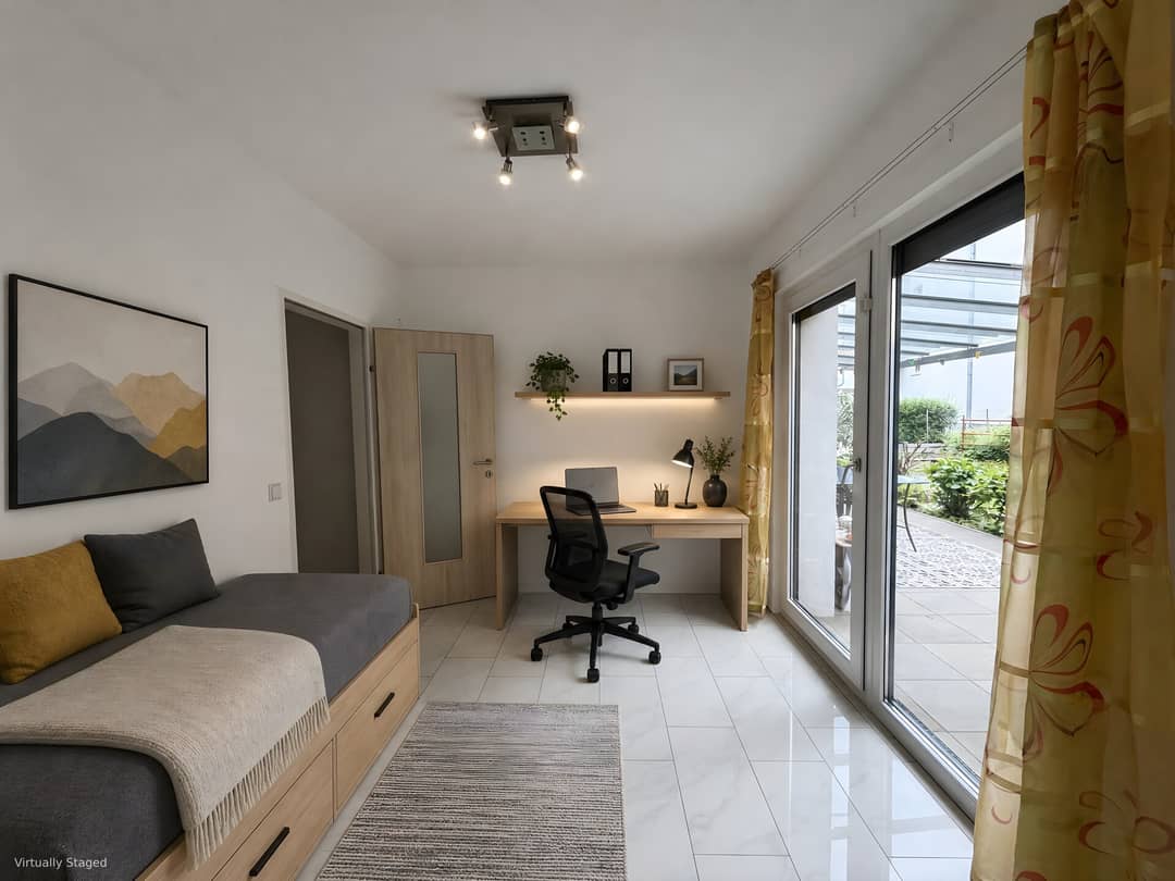 Shared Room with En-Suite Bath and Terrace