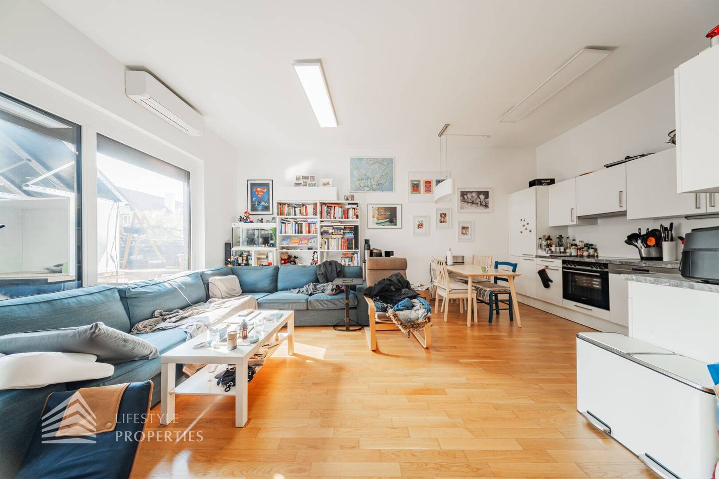 Wohnung mit Eigengarten und Terrasse UNO City
