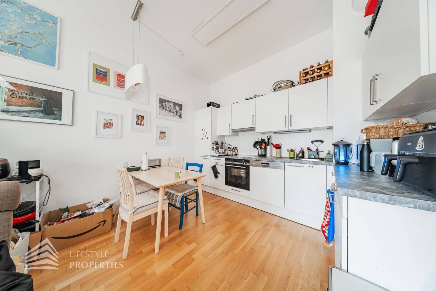 Wohnung mit Eigengarten und Terrasse UNO City