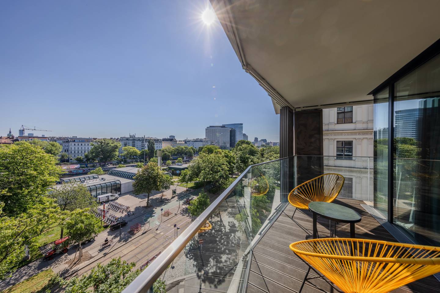 Wohnung mit Donaukanal Blick Panoramafenster