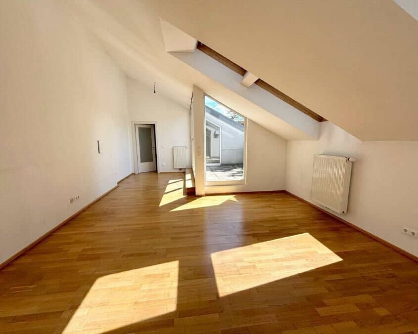 Dachgeschosswohnung Terrasse U3 Kardinal Nagel