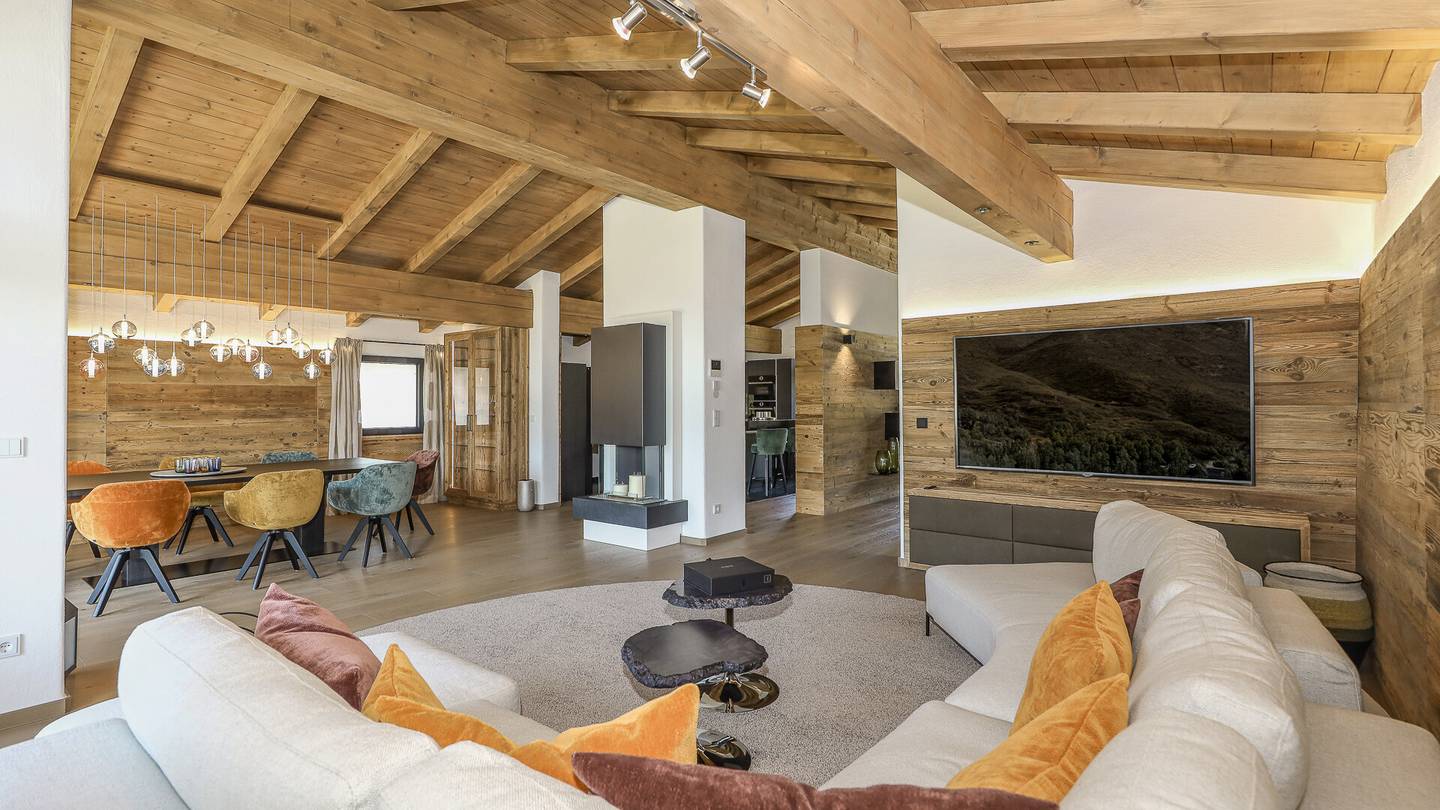 Exklusives Chalet mit Pool unmittelbar am Golfplatz