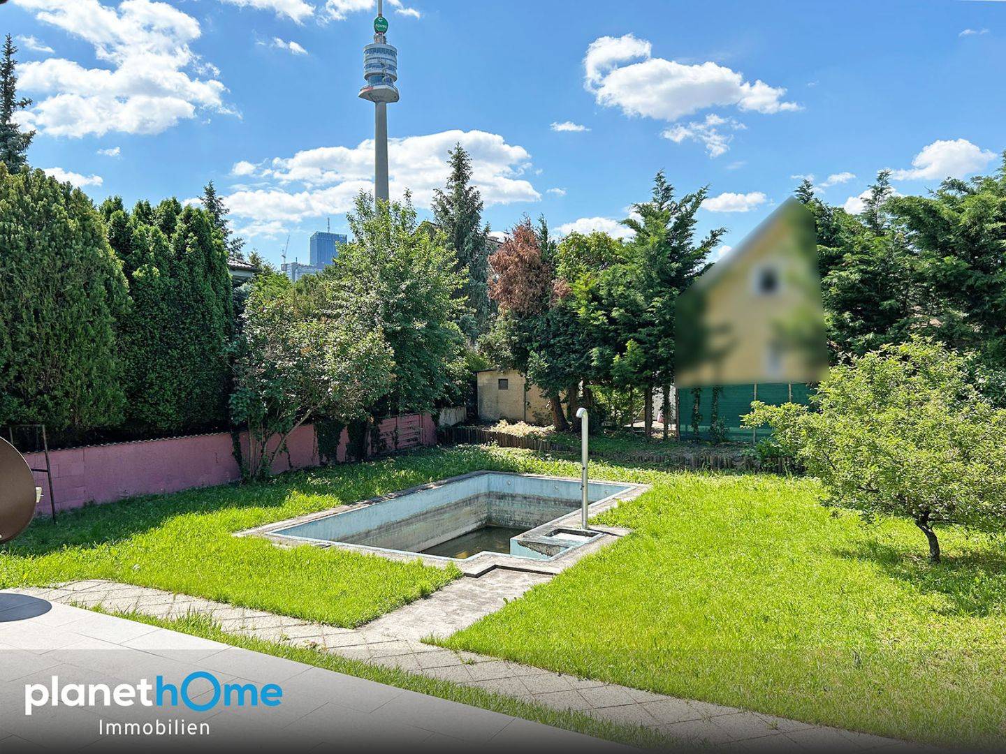 House with Pool and Terrace near Alte Donau