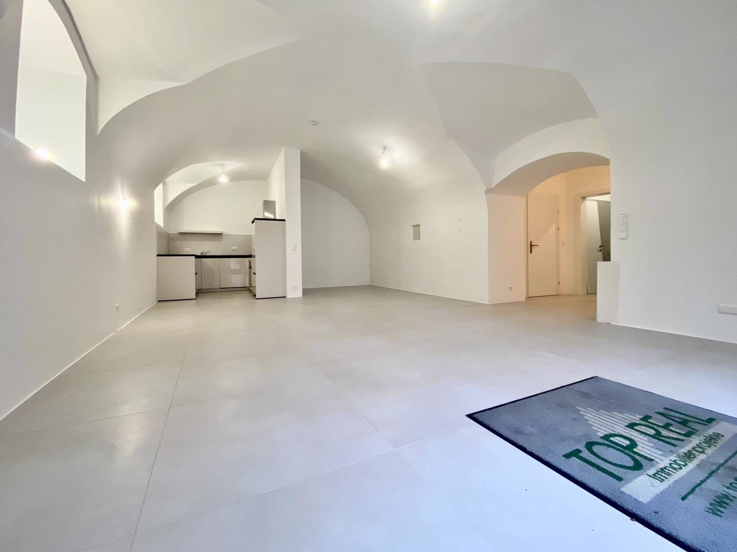 Ground Floor Apartment Near Old Town Vault