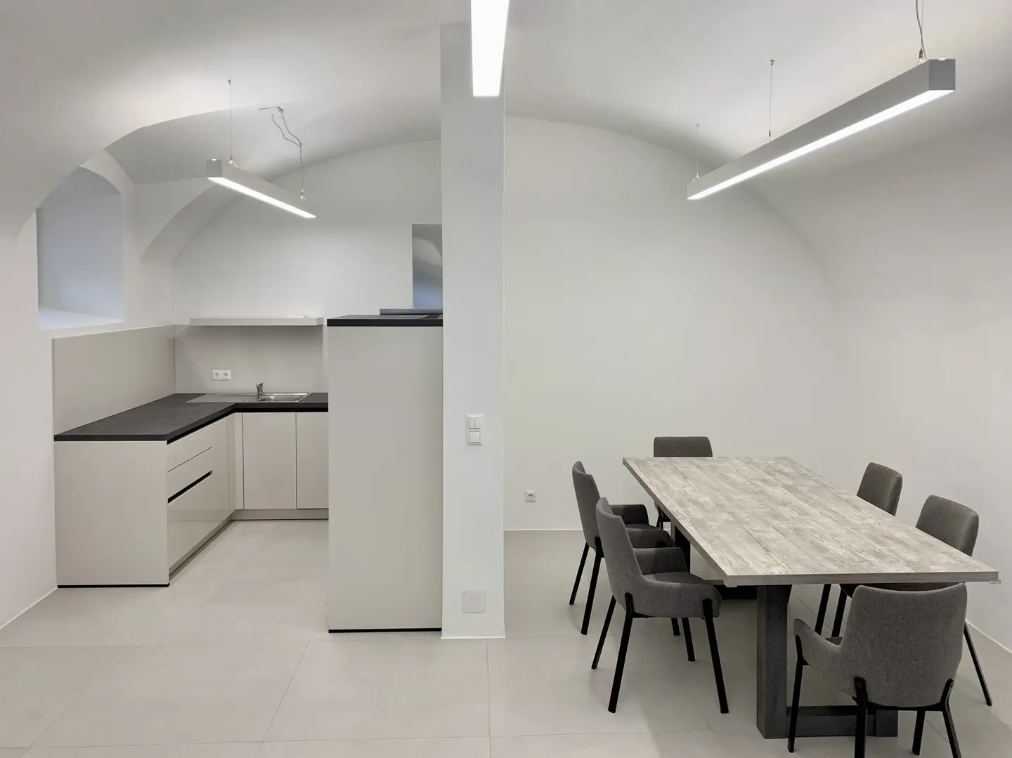 Ground Floor Apartment Near Old Town Vault