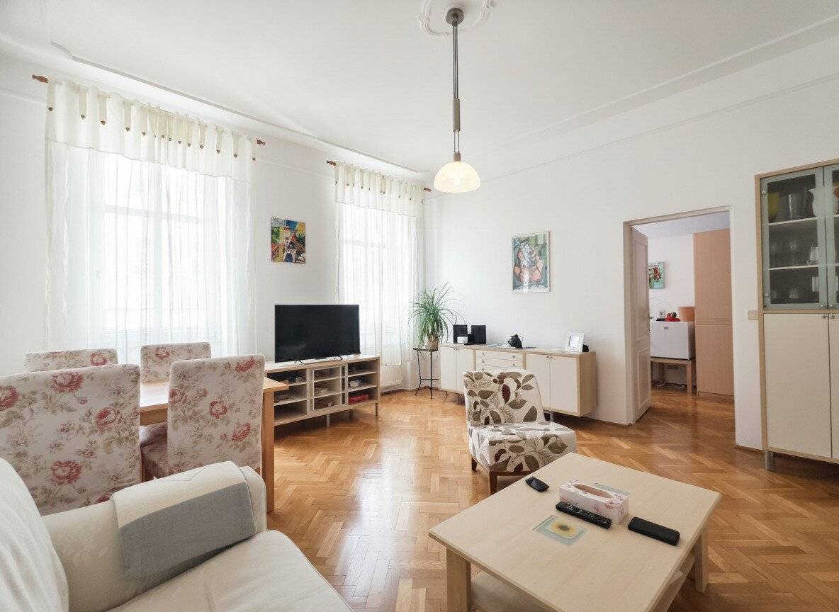 Charming Altbau Apartment in Vienna 1120