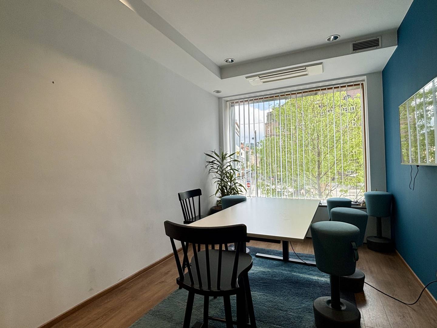 Attractive Commercial Space at Bozner Platz
