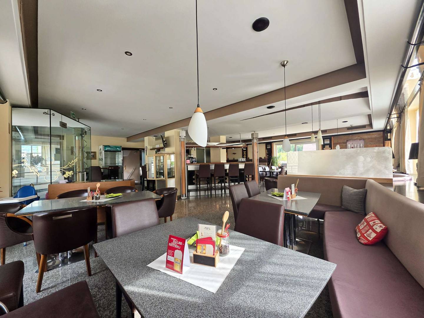 Established Café in Prime Location