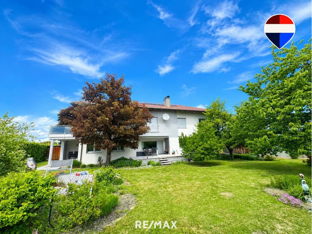Exklusives Mehrfamilienhaus mit Garten