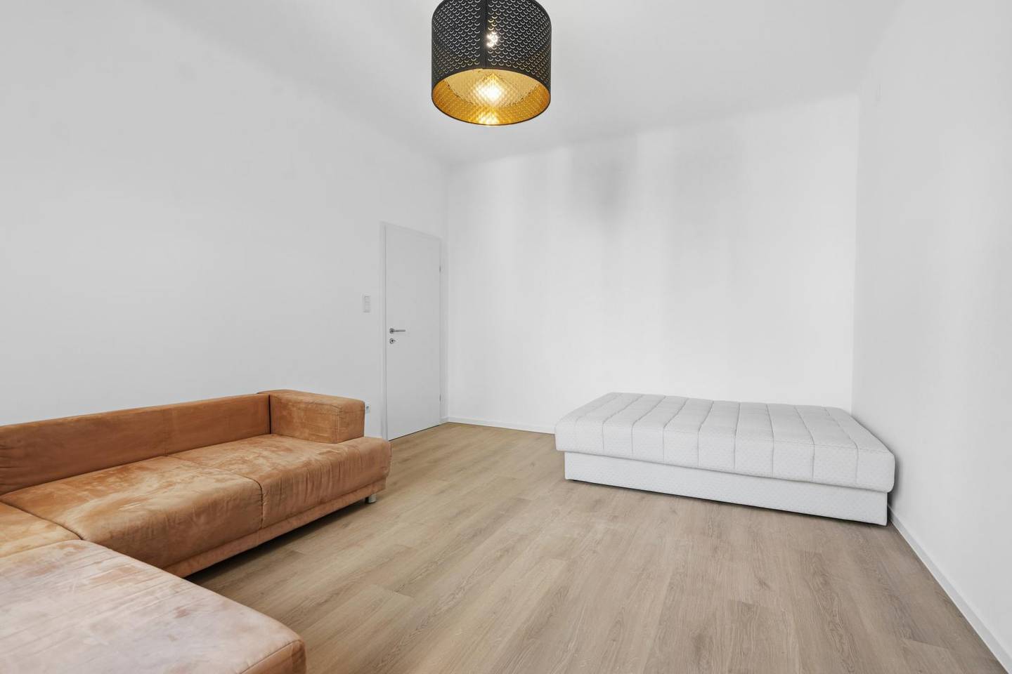 Frisch sanierte Wohnung mit offener Raumgestaltung im Altbau