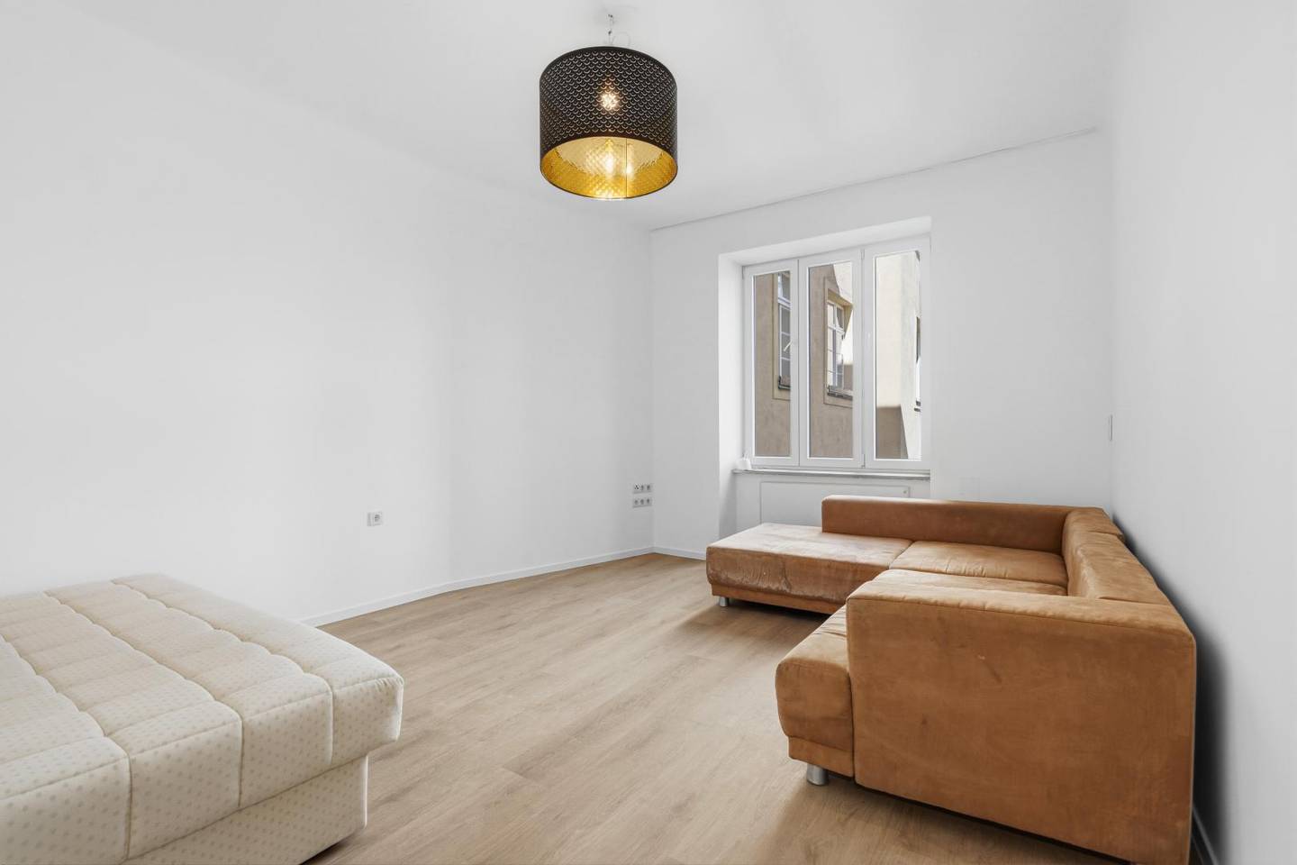 Frisch sanierte Wohnung mit offener Raumgestaltung im Altbau
