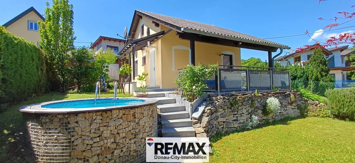 Garden House with Terrace and Pool