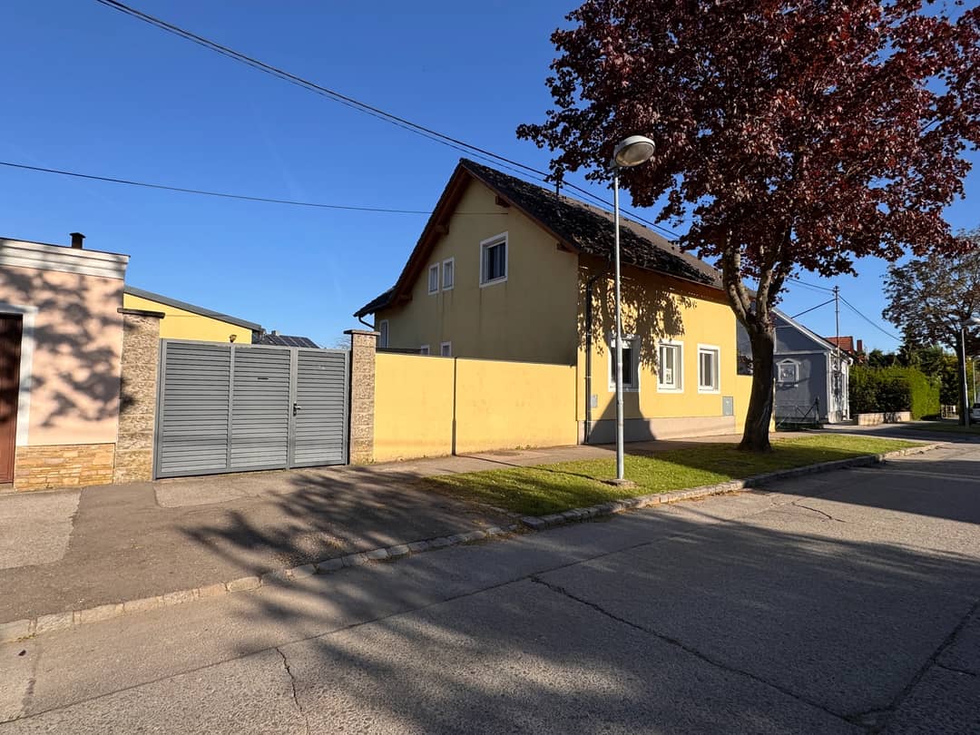 Charming Family Home in Hohenau an der March