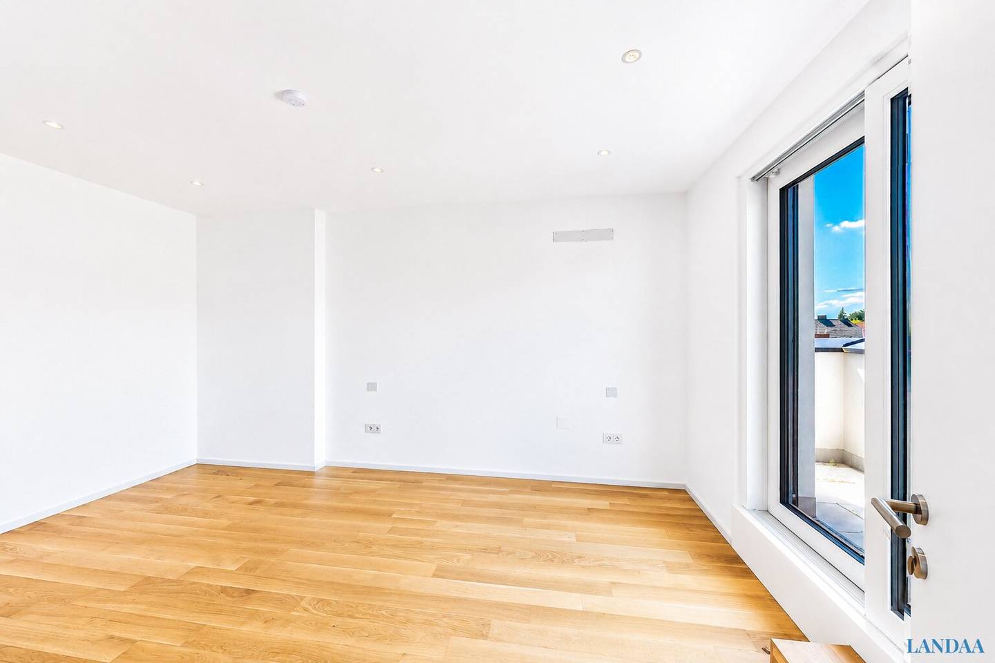 Moderne Doppelhaushälfte mit Eigengarten in Stockerau