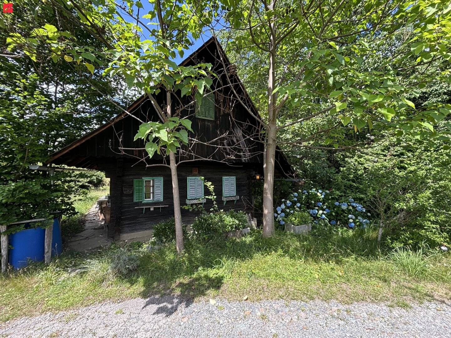 Idyllisches Holzhaus mit großzügigem Grundstück in Wies