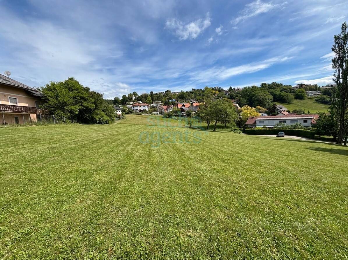 Großzügiges Baugrundstück in Gedersberg