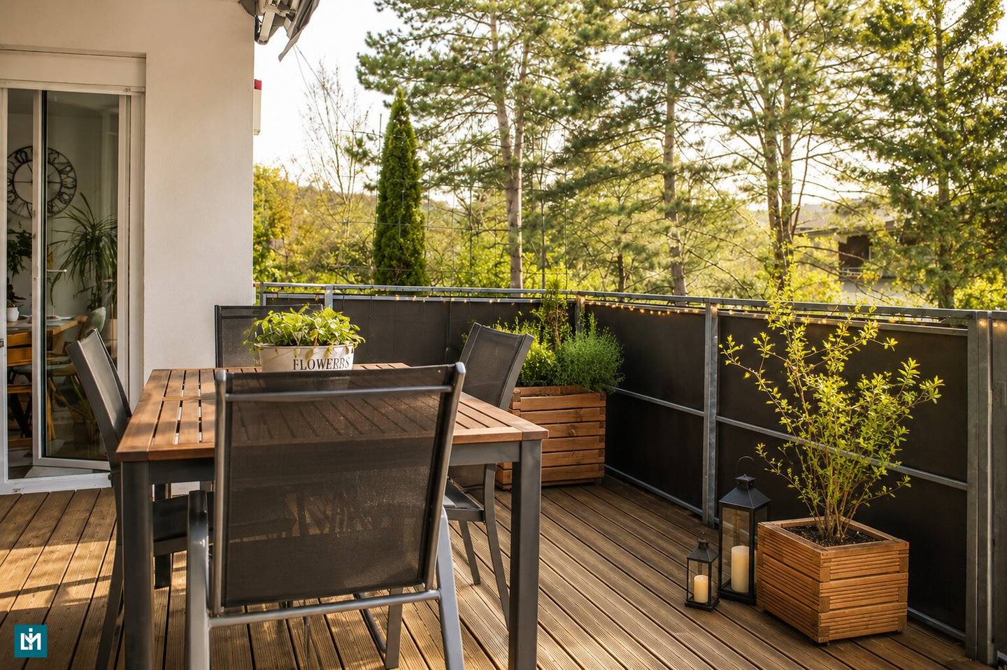 Wohnung nahe Schloss Laudon mit Loggia und Balkon