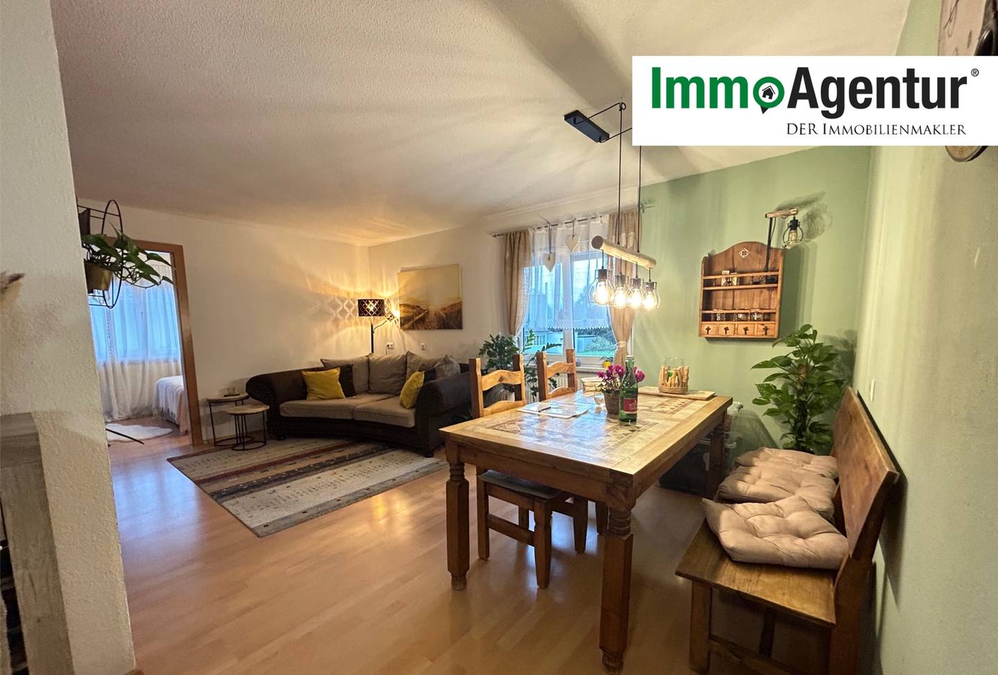 Wohnung mit Balkon und Carport in ruhiger Lage