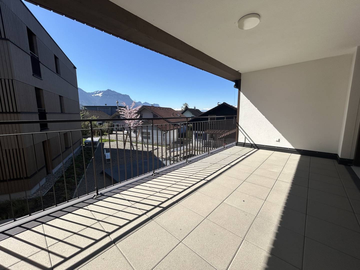 Moderne Wohnung Haselstauden Balkon Karrenblick