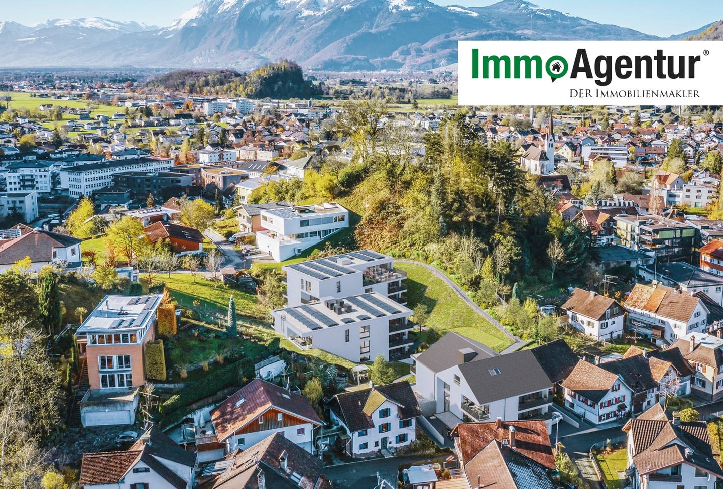Neubau Wohnung mit Terrasse und Lift in Hanglage