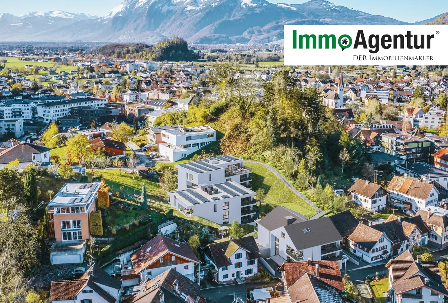 Neubau Wohnung mit Terrasse und Lift in Hanglage