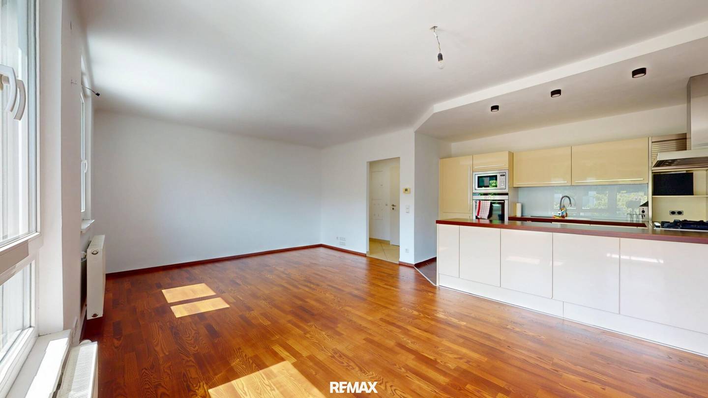 Drei Zimmer Wohnung zwei Balkone nahe Wienerwald