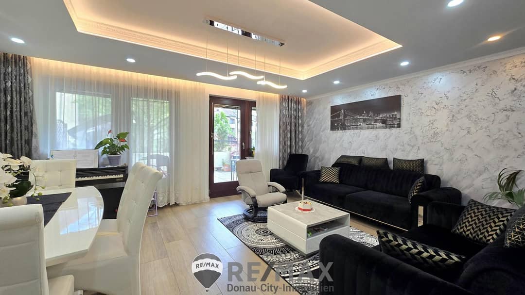 02 Wohnzimmer ..