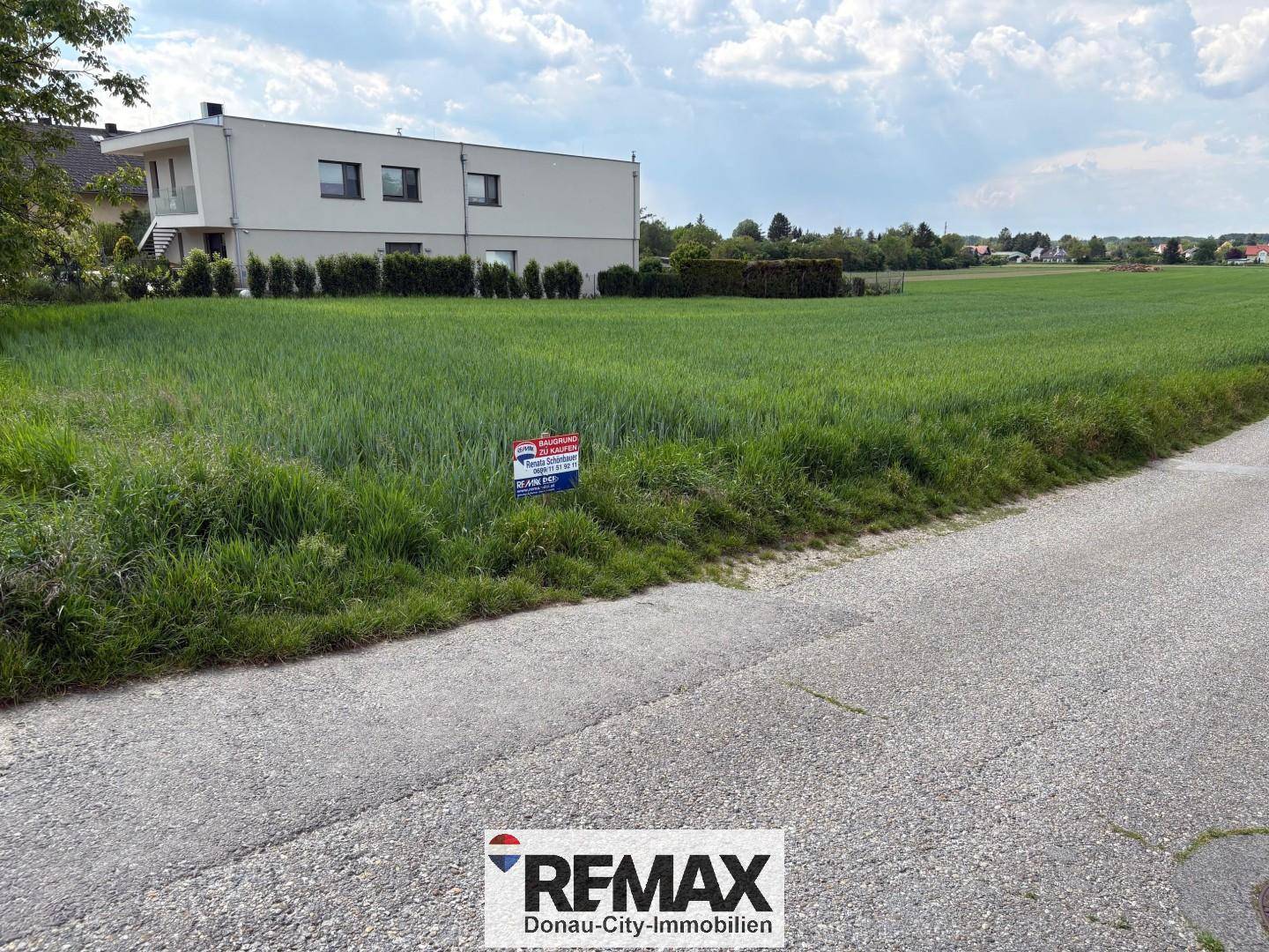 Sunny Building Plot in Cul-de-Sac