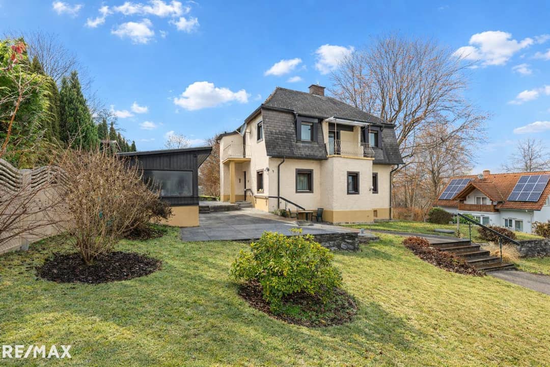 Klassische Villa mit 120 m² auf 1305 m² Grundstück