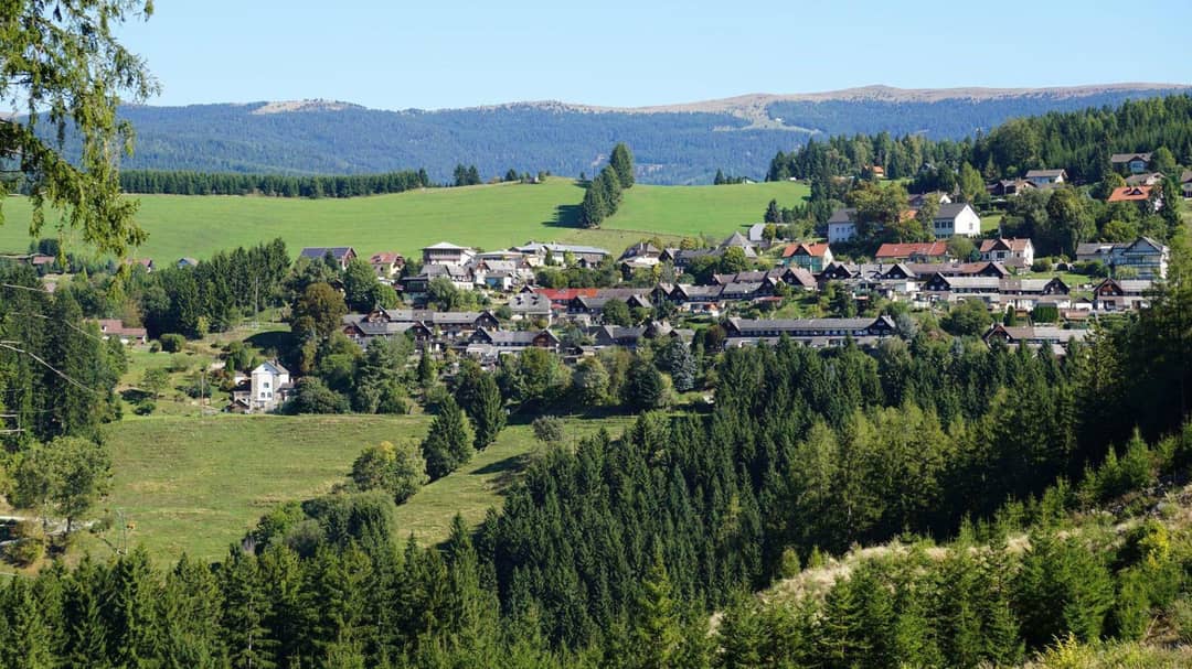 Historisches Ferienhaus mit Panorama und Garten in Knappenberg