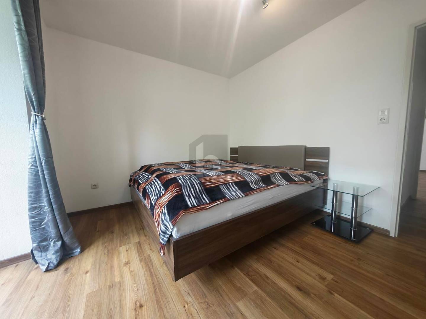 Modern apartment with sunny balcony and second home permit