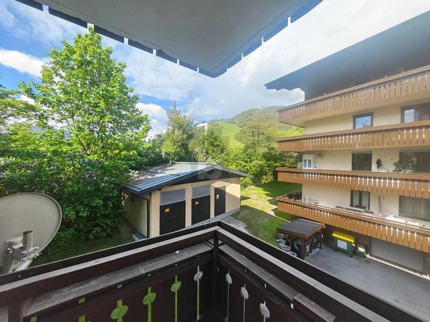 Modern apartment with sunny balcony and second home permit