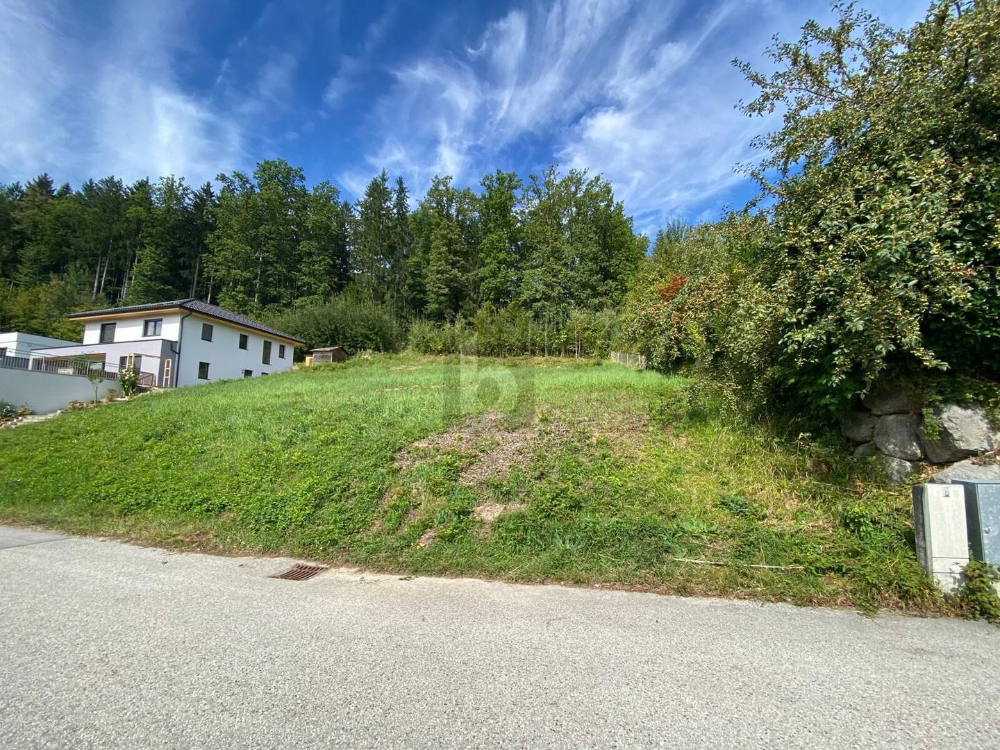 Sonniger Südhang mit unverbaubarem Blick Wohnung