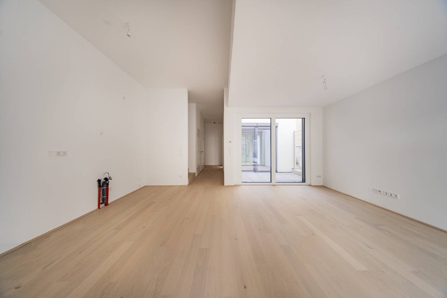Wohnung Neubau mit Terrasse und Eigengarten