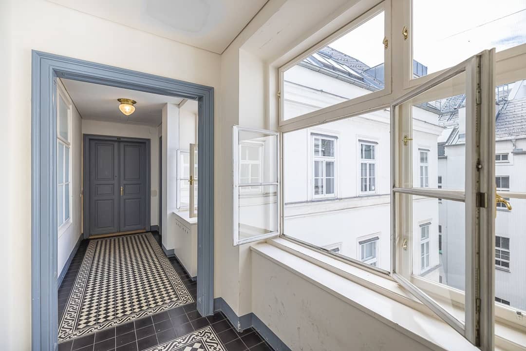 Wohnung Altbau lichtdurchflutet gut geschnitten