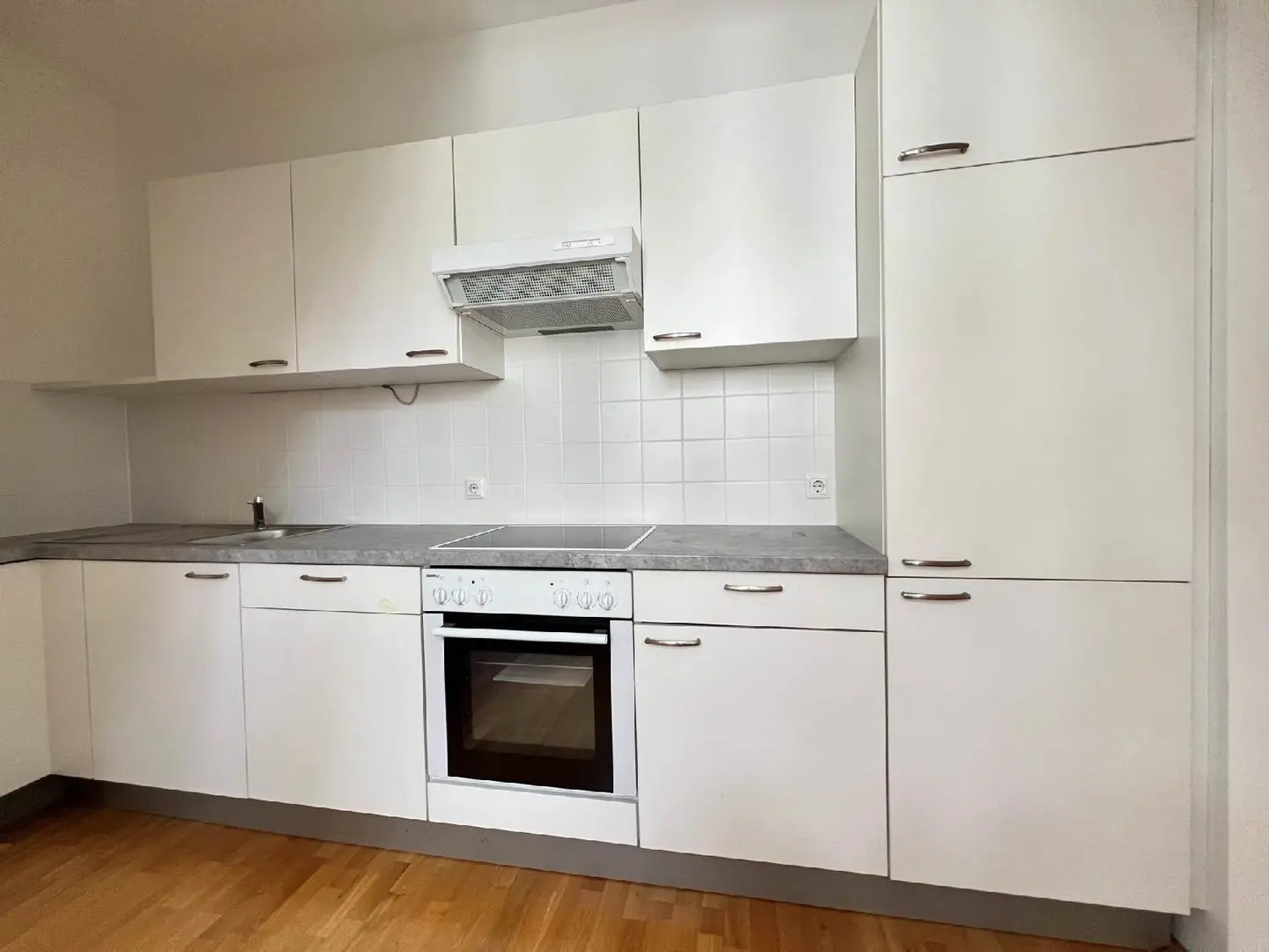 Dachgeschosswohnung Naschmarkt helle Decken