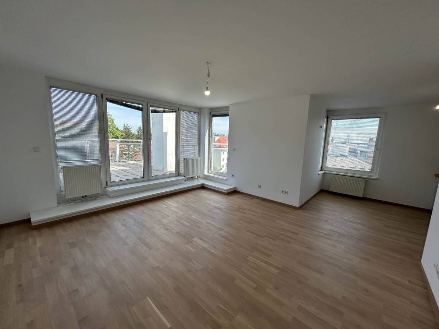 Dachgeschosswohnung in Neubau with generous terrace
