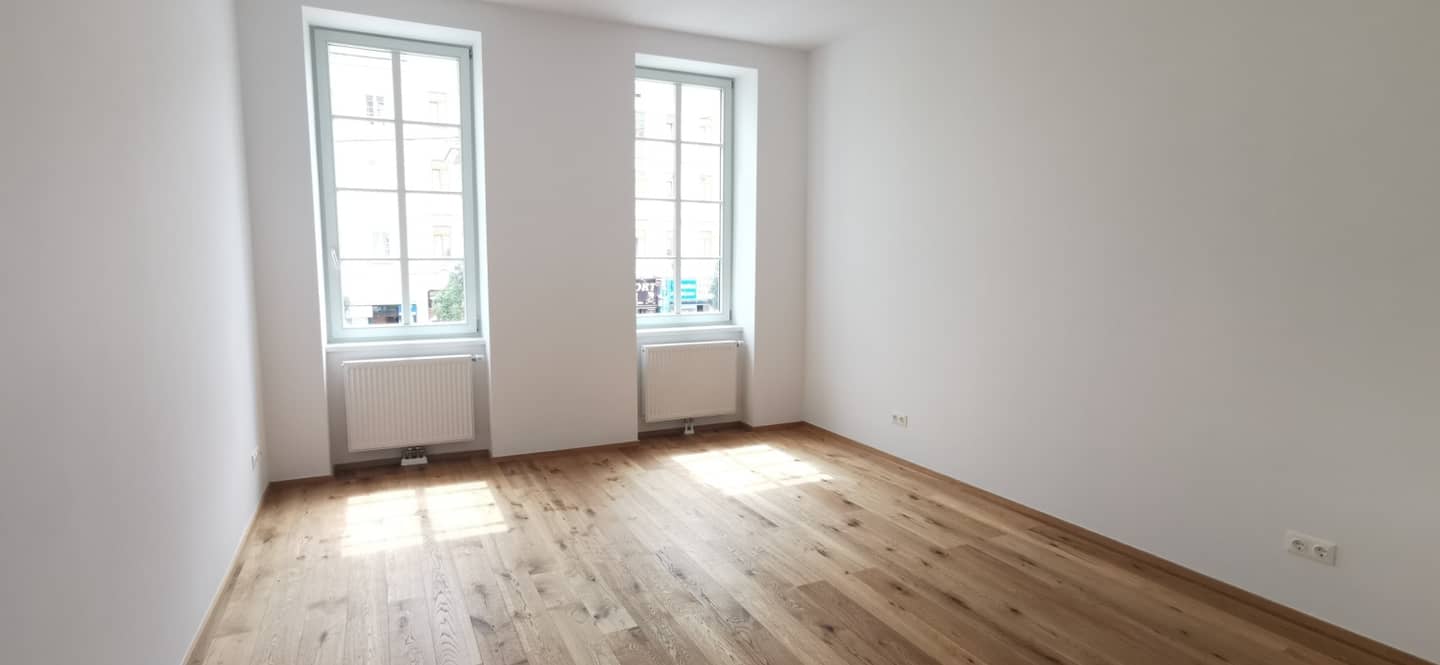 Altbauwohnung mit großer Terrasse in ruhiger Lage